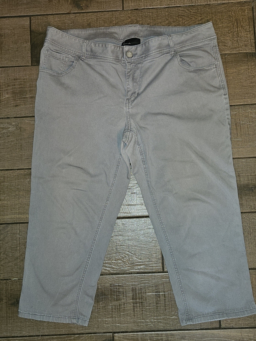 Lane Bryant Light Gray Straight-Leg Capris